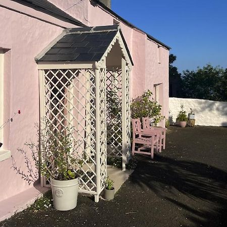 The Pink Cottage Upstairs Suite & Garden Summer Room Whitehead Экстерьер фото