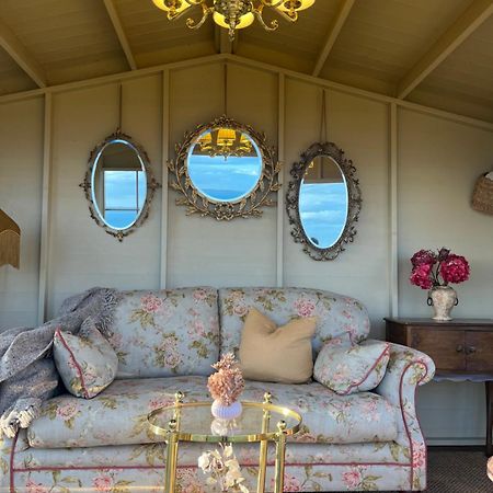 The Pink Cottage Upstairs Suite & Garden Summer Room Whitehead Экстерьер фото