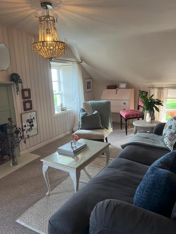 The Pink Cottage Upstairs Suite & Garden Summer Room Whitehead Экстерьер фото