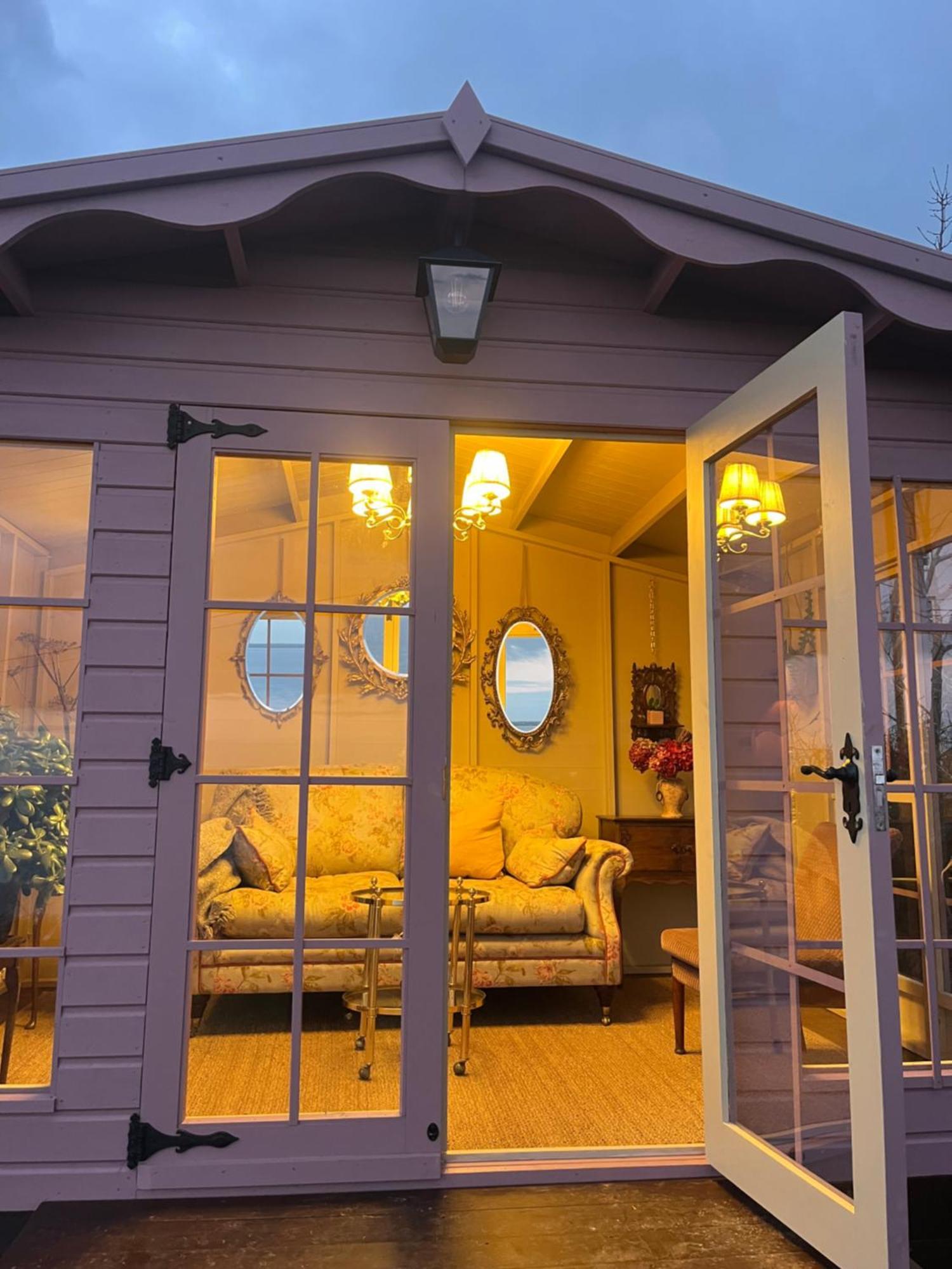 The Pink Cottage Upstairs Suite & Garden Summer Room Whitehead Экстерьер фото