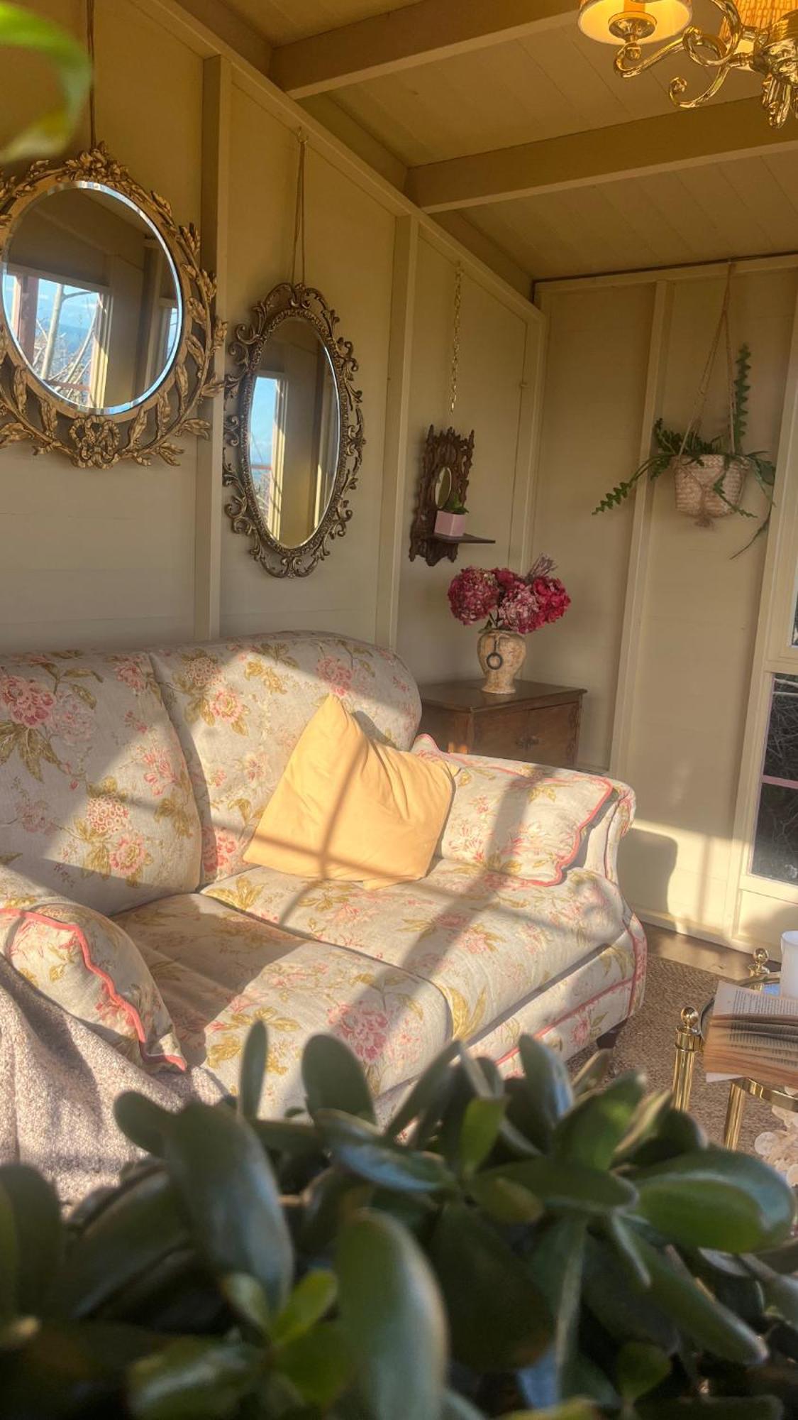 The Pink Cottage Upstairs Suite & Garden Summer Room Whitehead Экстерьер фото