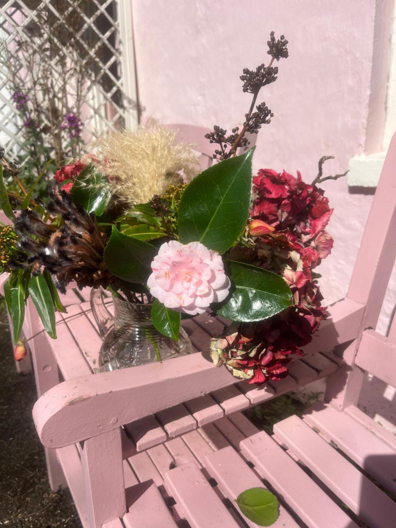 The Pink Cottage Upstairs Suite & Garden Summer Room Whitehead Экстерьер фото
